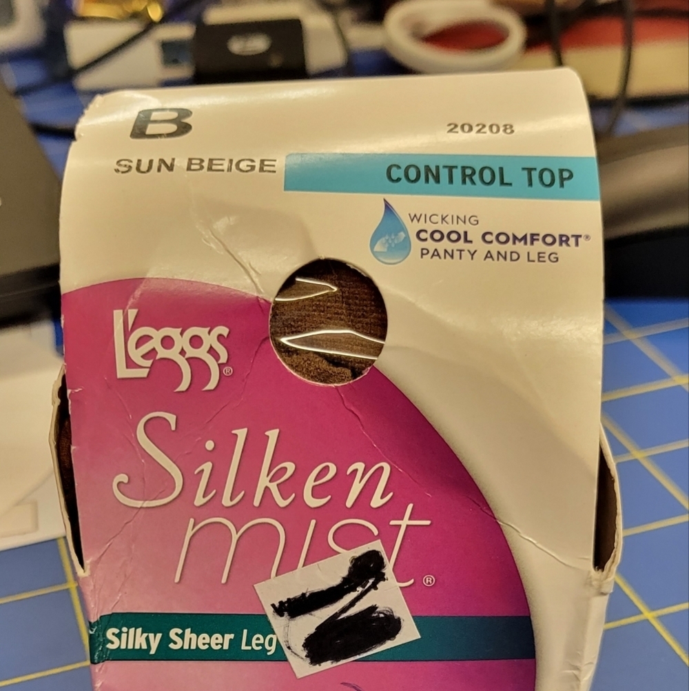Leggs Silken Mist Sun Beige Size B Ultra Sheer Leg